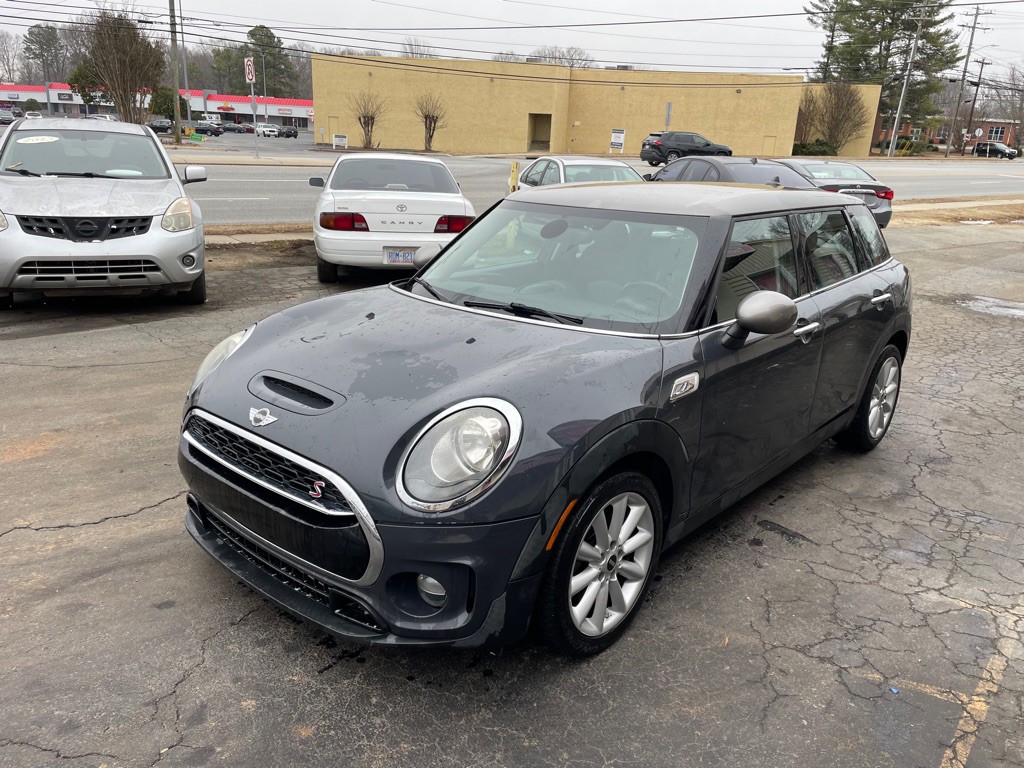 2017 MINI Cooper Clubman Image 4