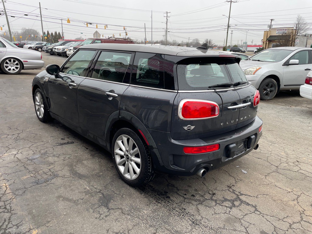 2017 MINI Cooper Clubman Image 5