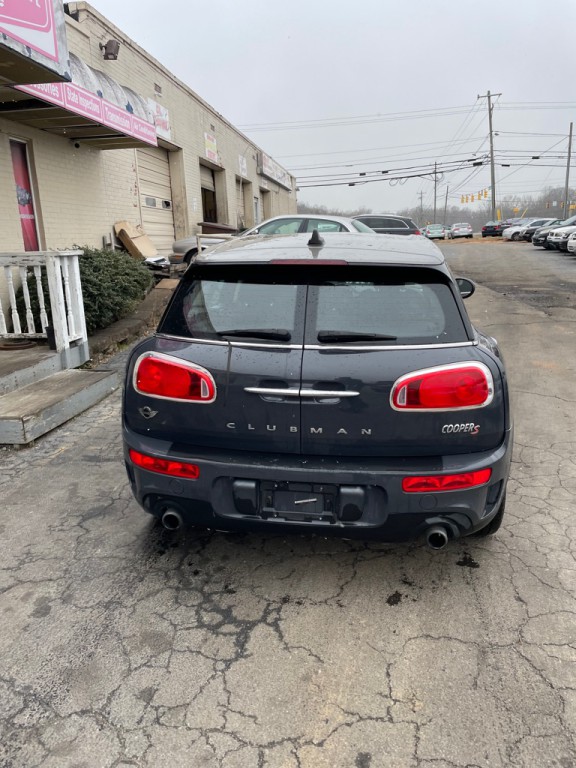 2017 MINI Cooper Clubman Image 6