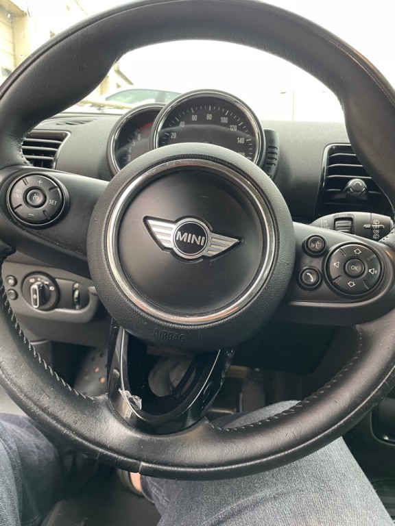 2017 MINI Cooper Clubman Image 18