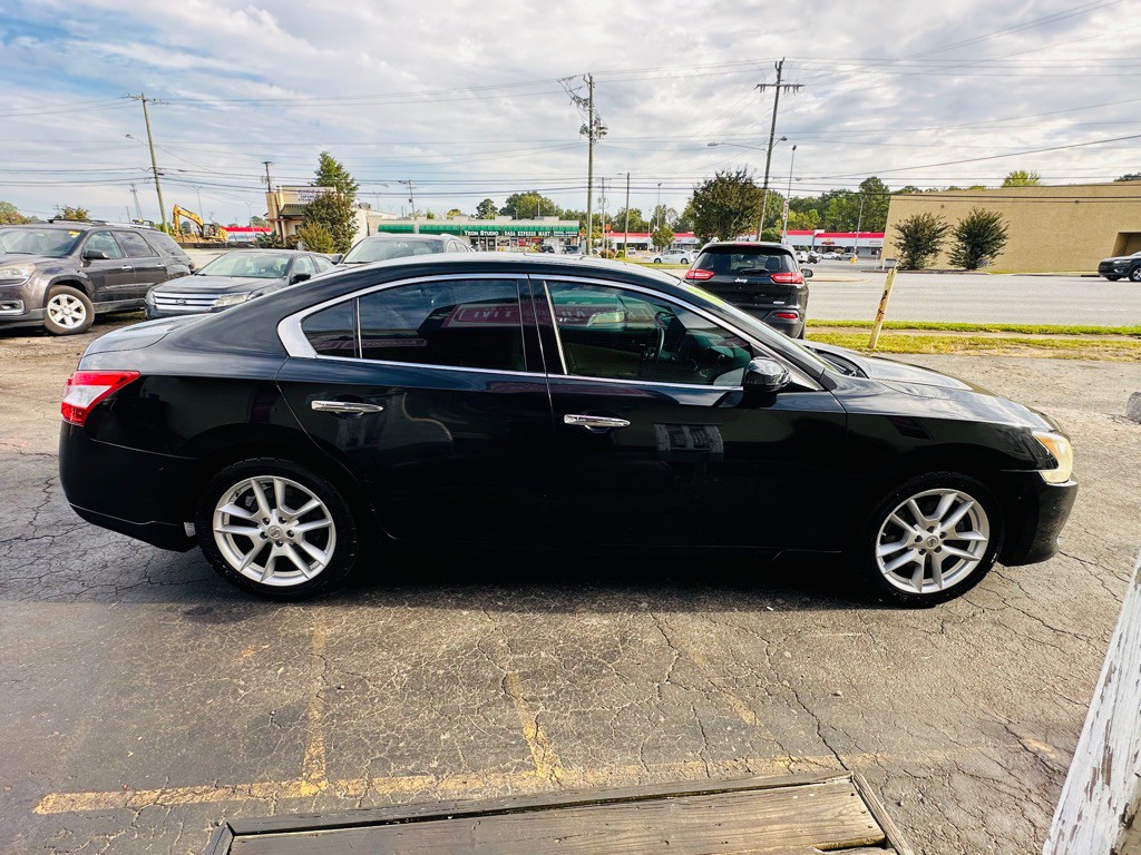 2011 Nissan Maxima Image 4