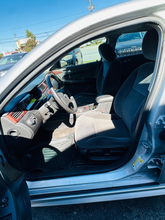 2010 Chevrolet Impala Image 8