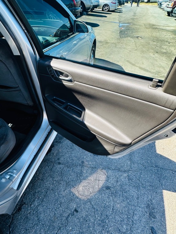 2010 Chevrolet Impala Image 15