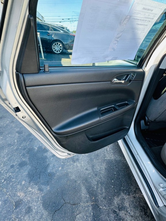 2010 Chevrolet Impala Image 16