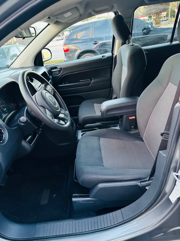 2012 Jeep Compass Image 10