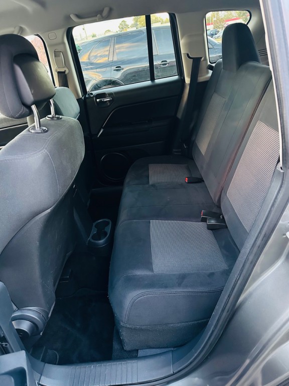 2012 Jeep Compass Image 12