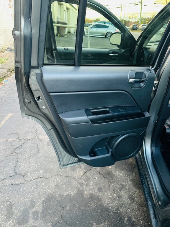 2012 Jeep Compass Image 13