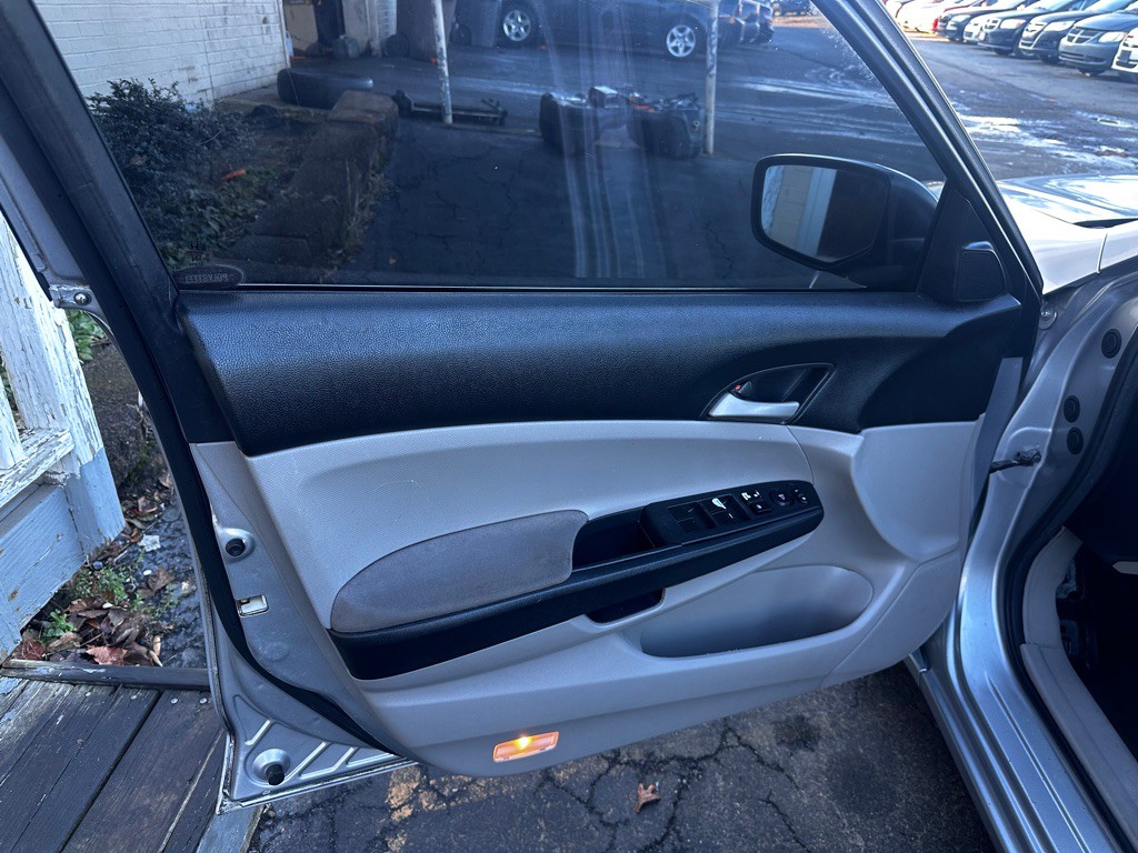 2012 Honda Accord Image 12