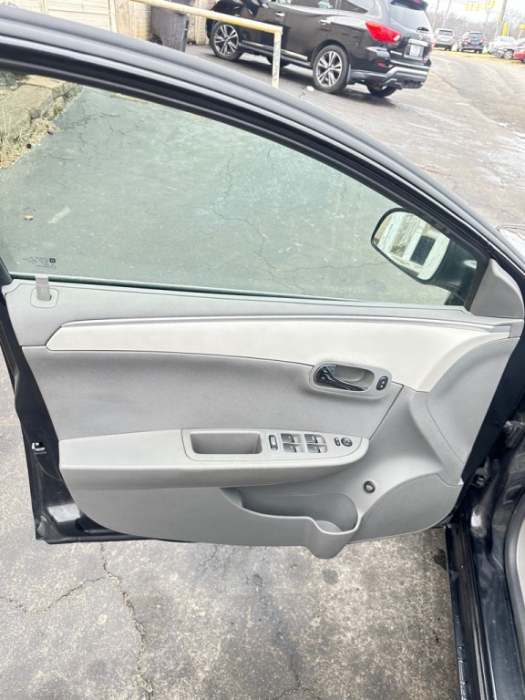 2012 Chevrolet Malibu Image 11