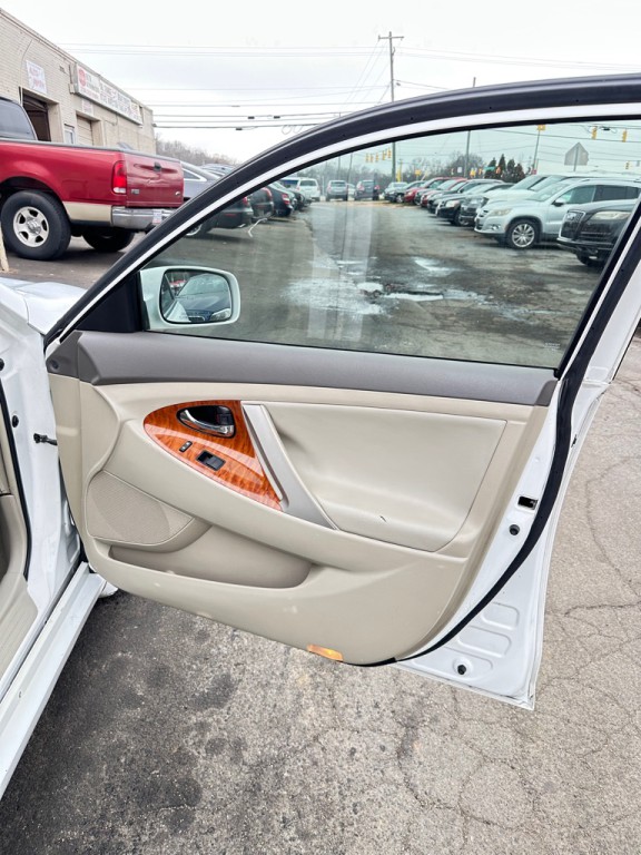 2008 Toyota Camry Image 12