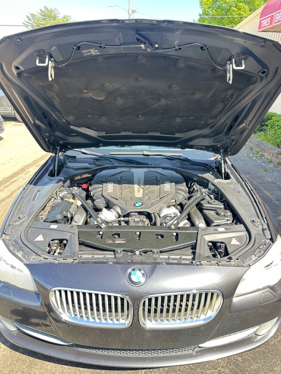 2013 BMW 5 Series Image 22