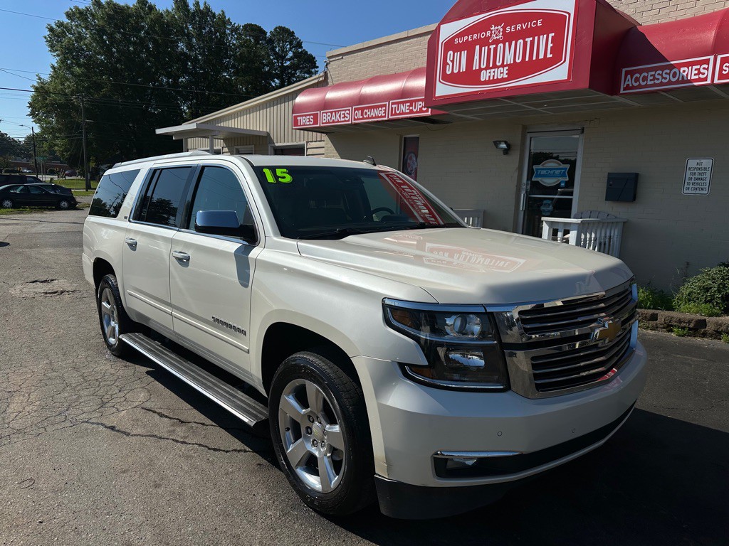 2015 Chevrolet Suburban Image 2