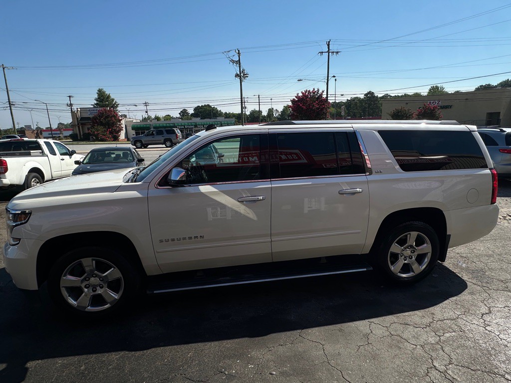 2015 Chevrolet Suburban Image 5