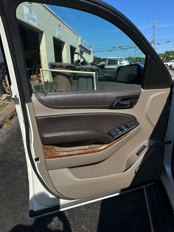 2015 Chevrolet Suburban Image 11