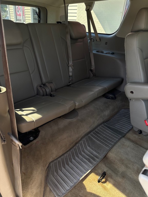 2015 Chevrolet Suburban Image 18