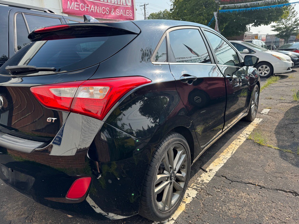 2016 Hyundai Elantra Image 3