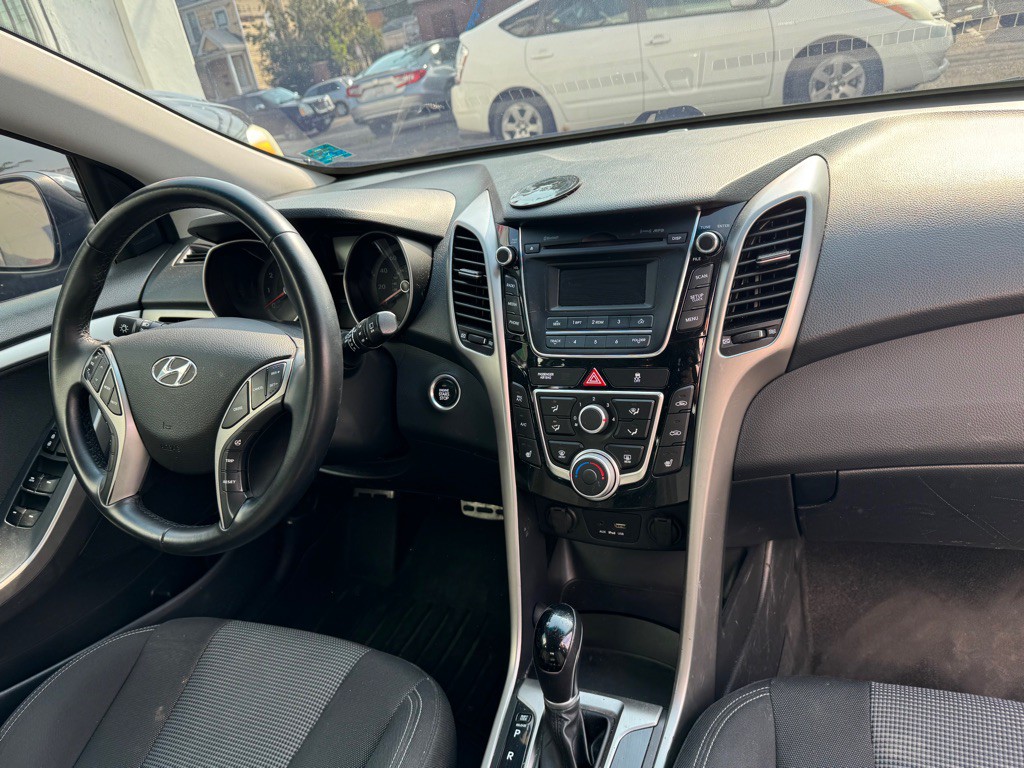2016 Hyundai Elantra Image 6