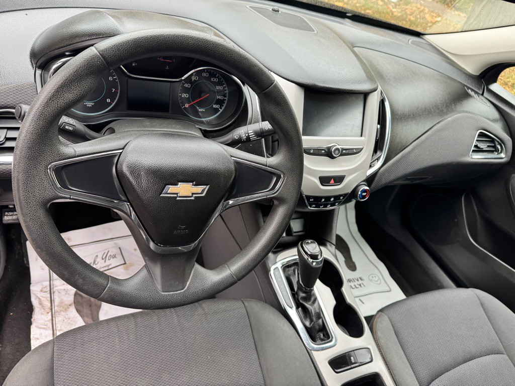 2016 Chevrolet Cruze Image 1