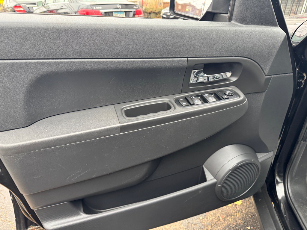 2009 Jeep Liberty Image 9