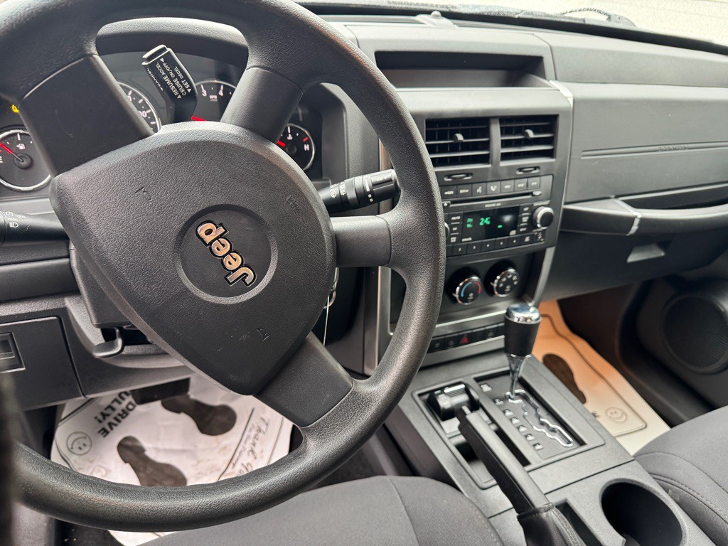 2009 Jeep Liberty Image 11