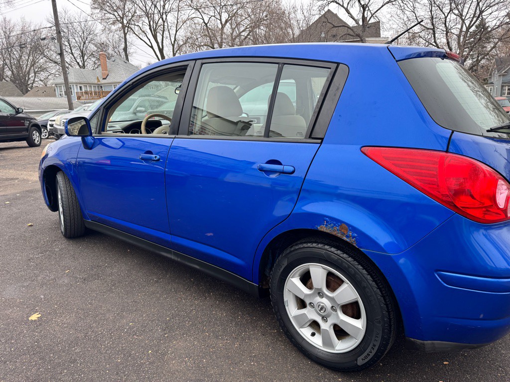 2009 Nissan Versa Image 6