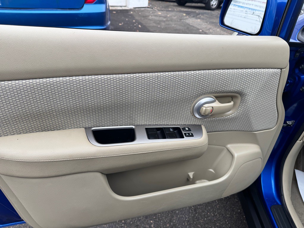 2009 Nissan Versa Image 7