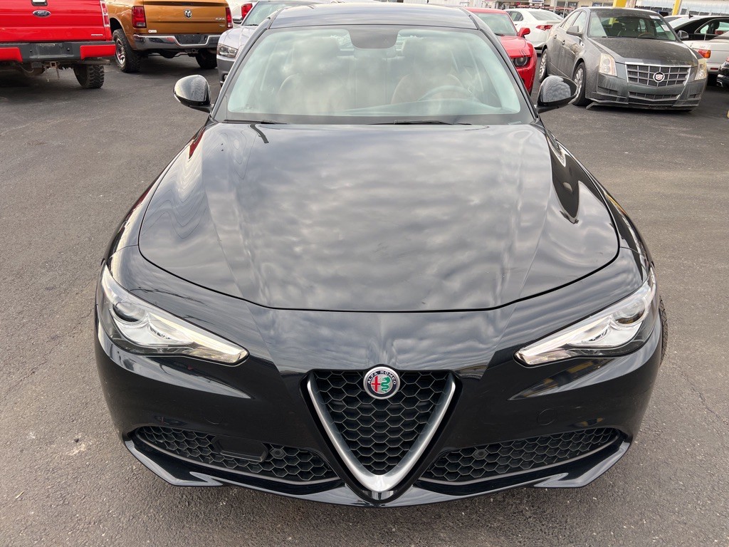 2018 Alfa Romeo Giulia Image 9