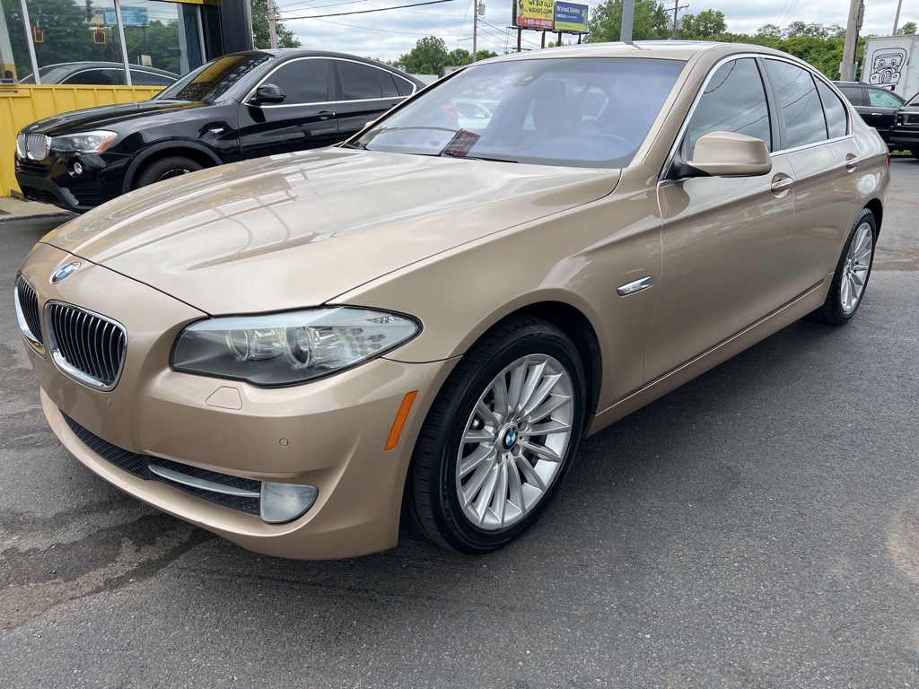 2012 BMW 5 Series Image 2