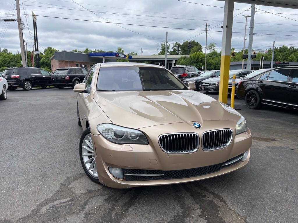 2012 BMW 5 Series Image 3