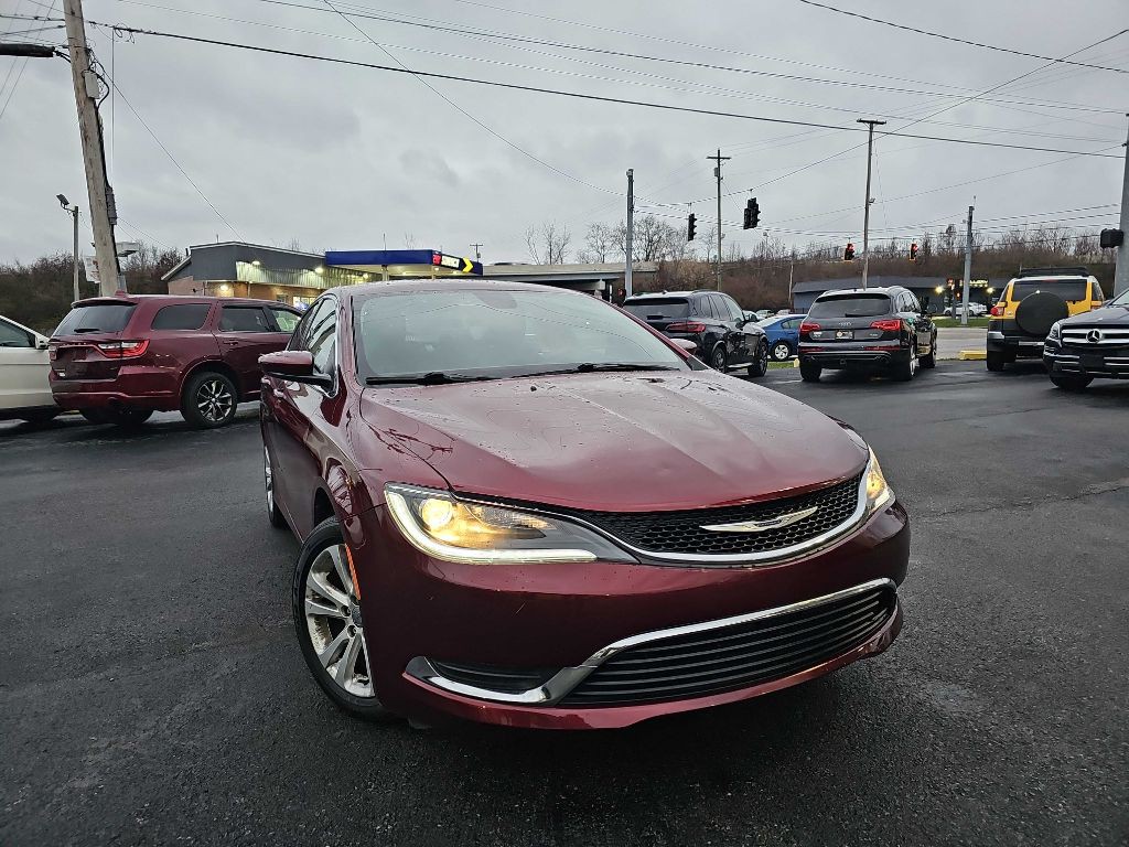 2015 Chrysler 200 Image 2