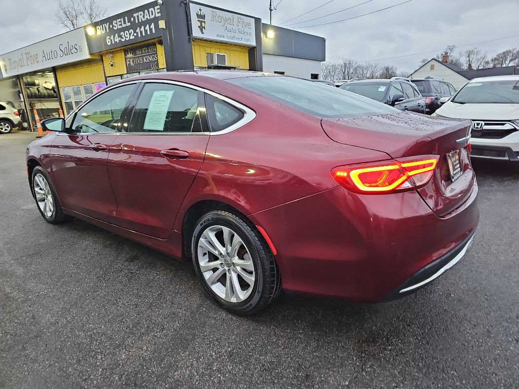 2015 Chrysler 200 Image 10