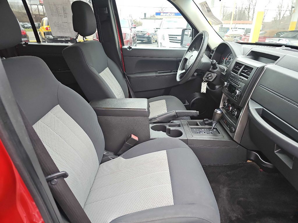 2010 Jeep Liberty Image 38