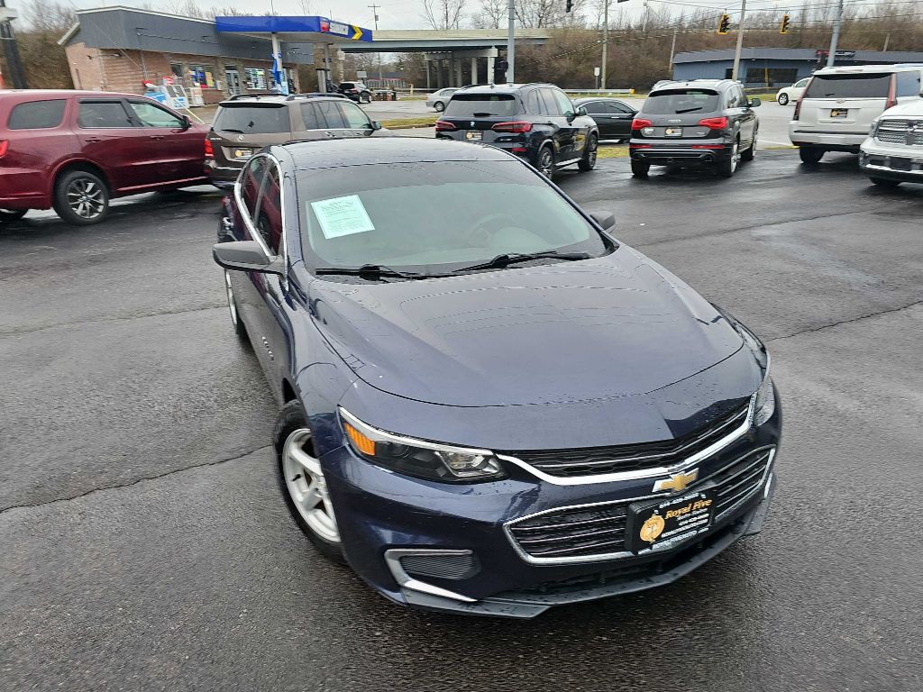 2017 Chevrolet Malibu Image 3