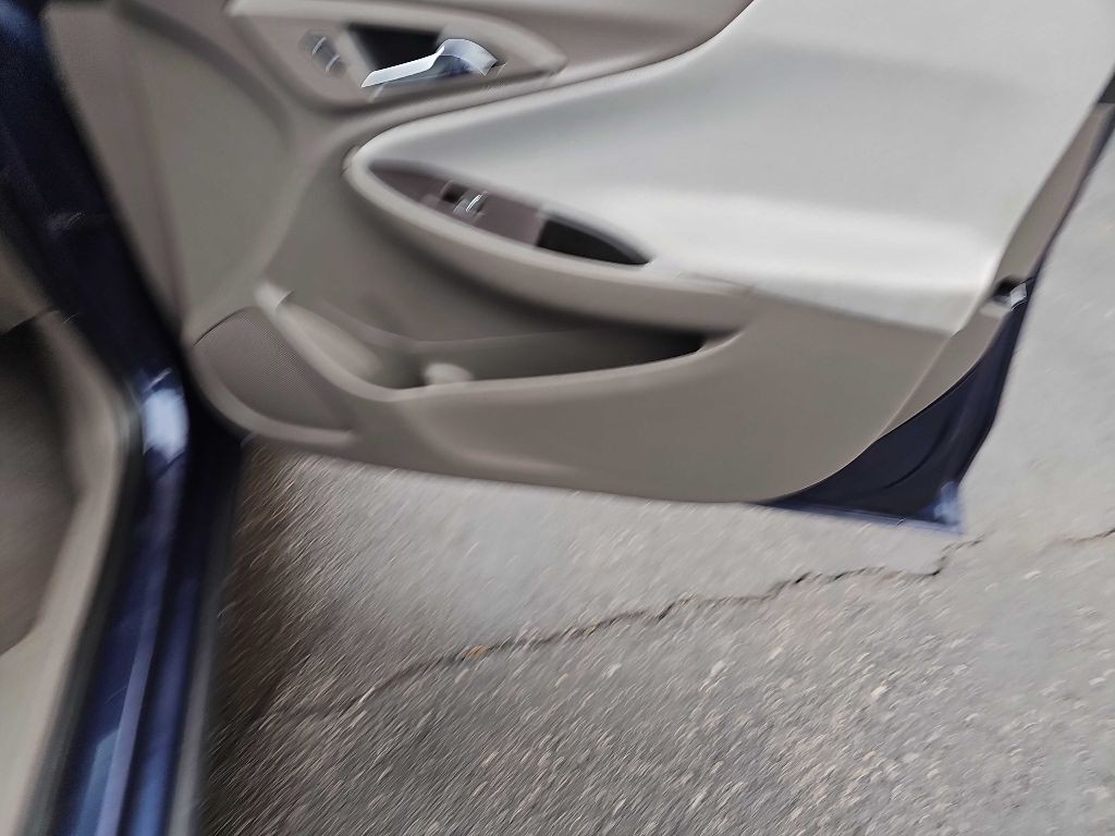 2017 Chevrolet Malibu Image 44