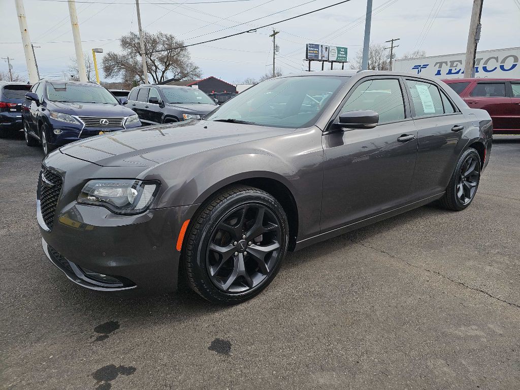 2021 Chrysler 300 Image 2
