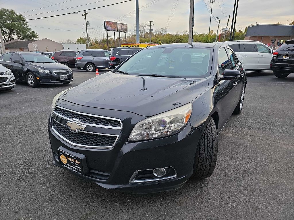2013 Chevrolet Malibu Image 1