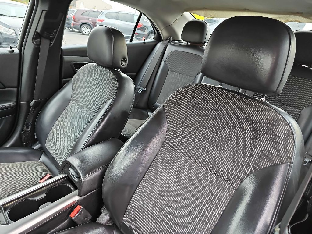 2013 Chevrolet Malibu Image 11