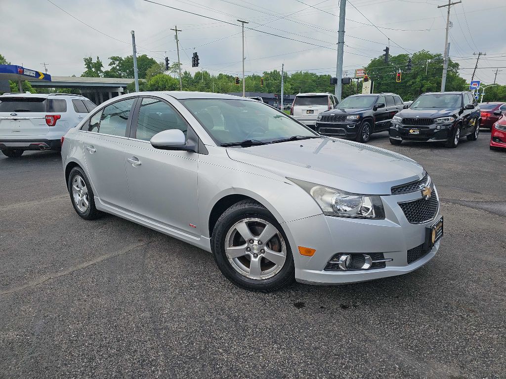2013 Chevrolet Cruze Image 1