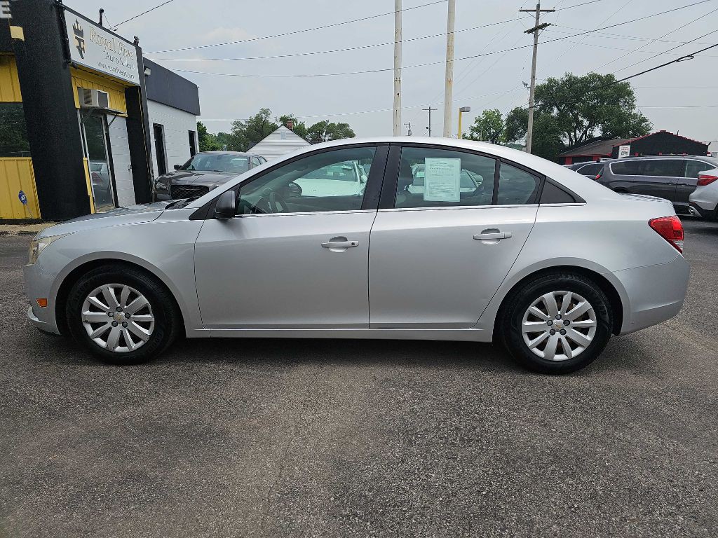 2011 Chevrolet Cruze Image 12