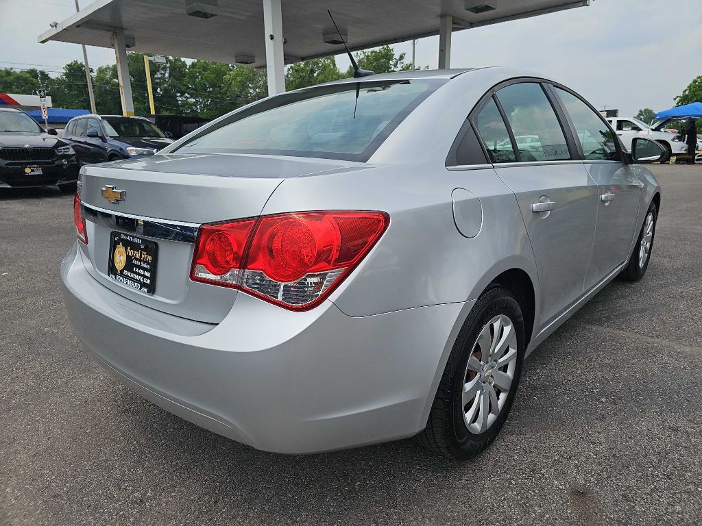 2011 Chevrolet Cruze Image 20