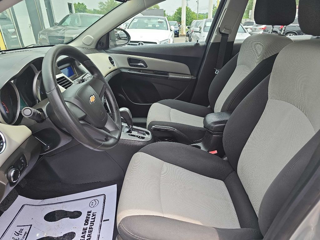 2011 Chevrolet Cruze Image 26