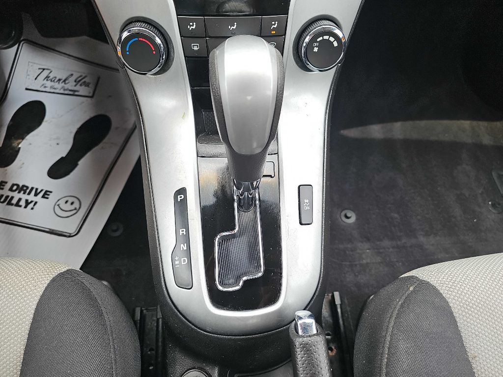 2011 Chevrolet Cruze Image 33