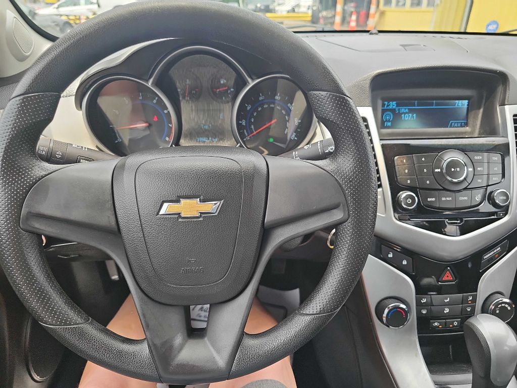 2011 Chevrolet Cruze Image 35
