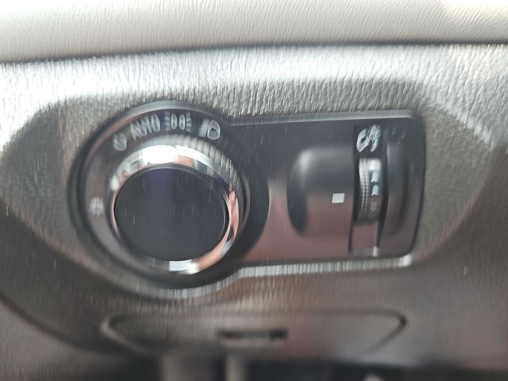 2011 Chevrolet Cruze Image 37