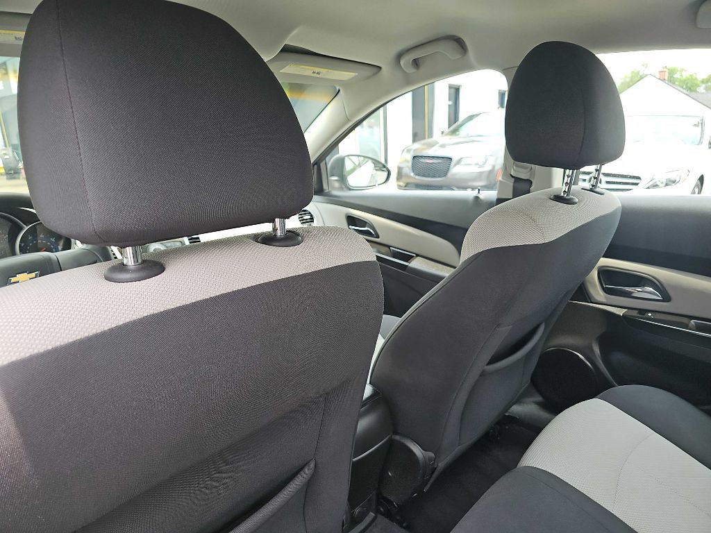 2011 Chevrolet Cruze Image 40