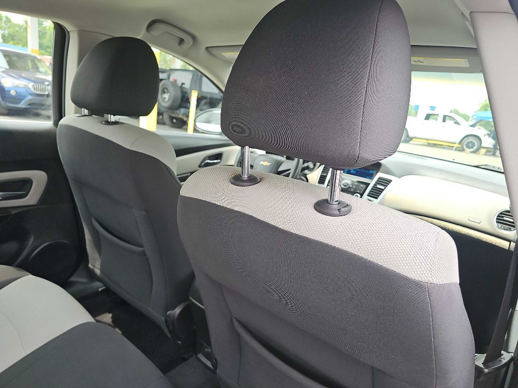 2011 Chevrolet Cruze Image 44