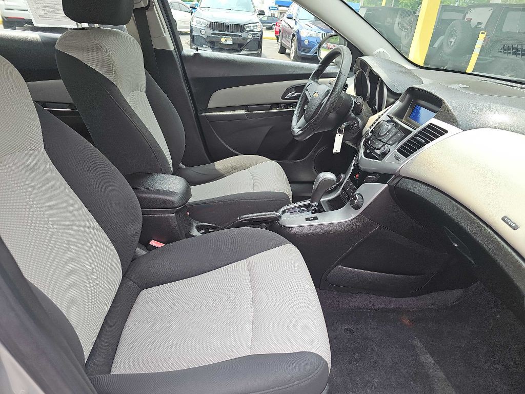 2011 Chevrolet Cruze Image 46