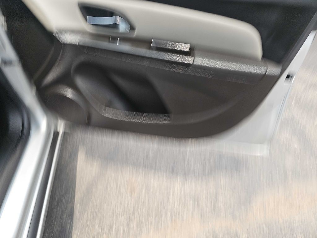 2011 Chevrolet Cruze Image 52
