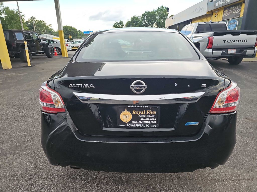 2013 Nissan Altima Image 11