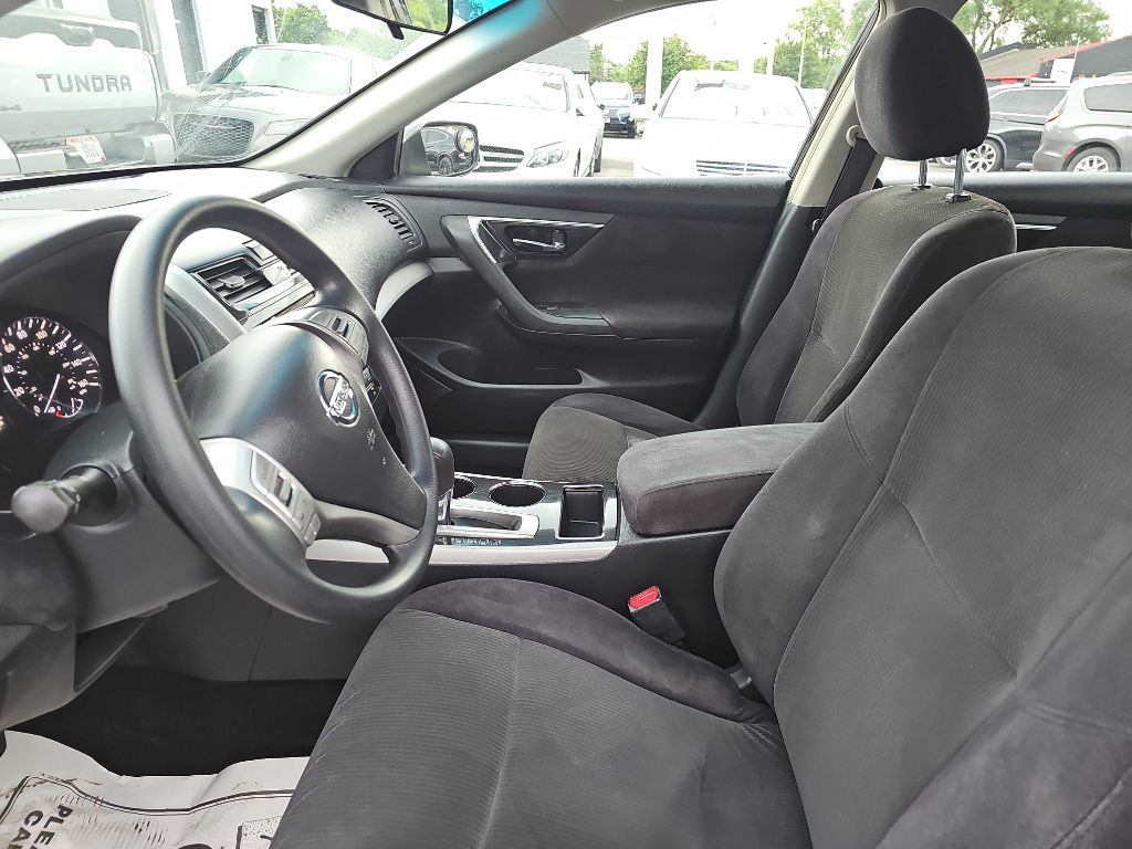 2013 Nissan Altima Image 16